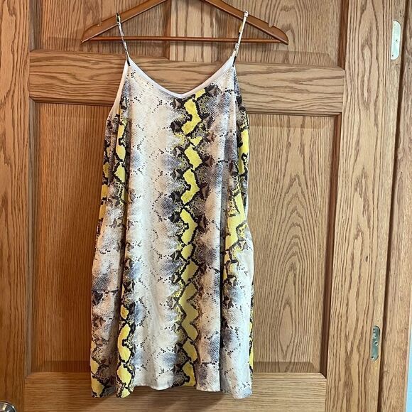 LE LIS Snakeskin Print Spaghetti Strap Dress - Picture 4 of 11